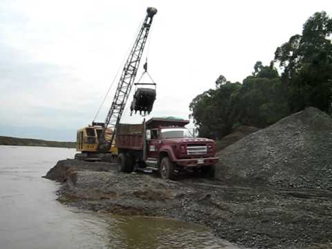 Dragalina of cable working in colombia ..