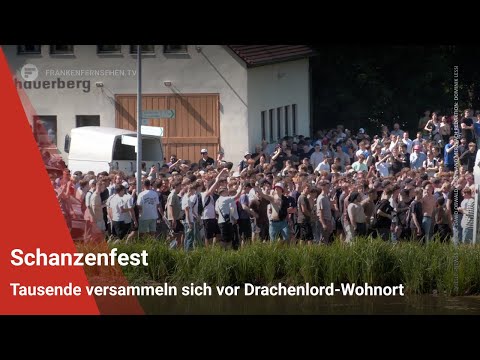 Schanzenfest: Tausende versammeln sich vor ehemaligen Drachenlord-Wohnort