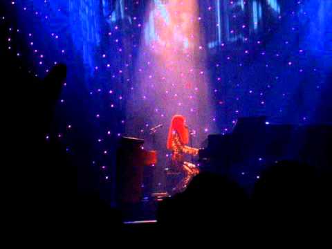 Tori Amos Toast (mess up) 12-13-2007
