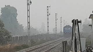 preview picture of video '19410 Gorakhpur Ahmedabad express'
