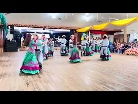 Invernada juvenil Chico sapateado