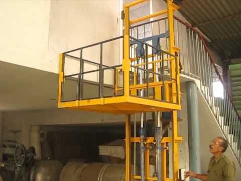 Industrial hydraulic lift working demonstration