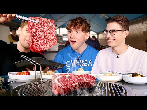 Estudantes universitários britânicos experimentam o autêntico churrasco de carne coreana em um mercado de carnes!!