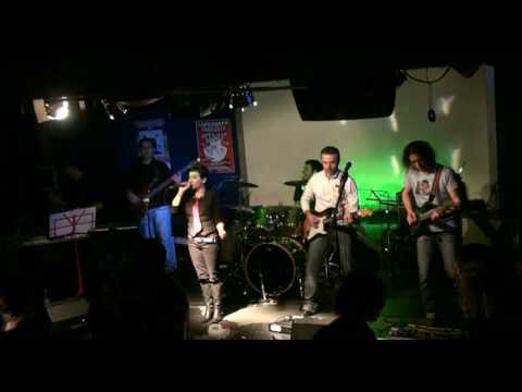 Medley: Bar Mario/Balliamo sul mondo (performed by ZTL)