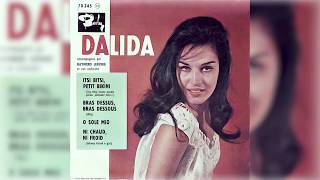 Dalida Itsi bitsi bikini - 1960 - Dalida Officiel
