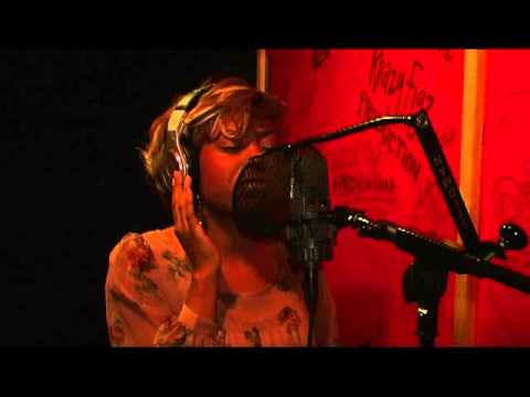 Seretha Lichez Guinn (American Idol 12) warming up to Tamar's Love and War, before recording.