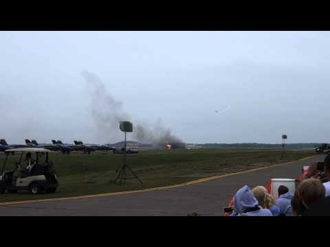 Pitts Special S-2B Airplane vs. Shockwave Jet Truck Race