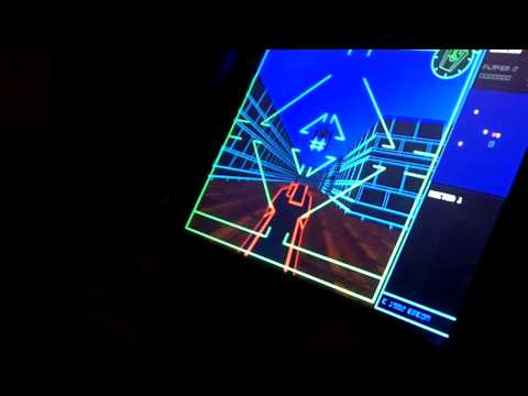 Comic-Con 2010: Rob Plays Space Paranoids