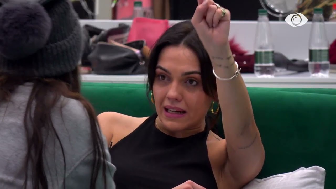 Ti shkon rri me Danjën pasi ajo mua më ka ofenduar/ Livia diskuton me Rozanën