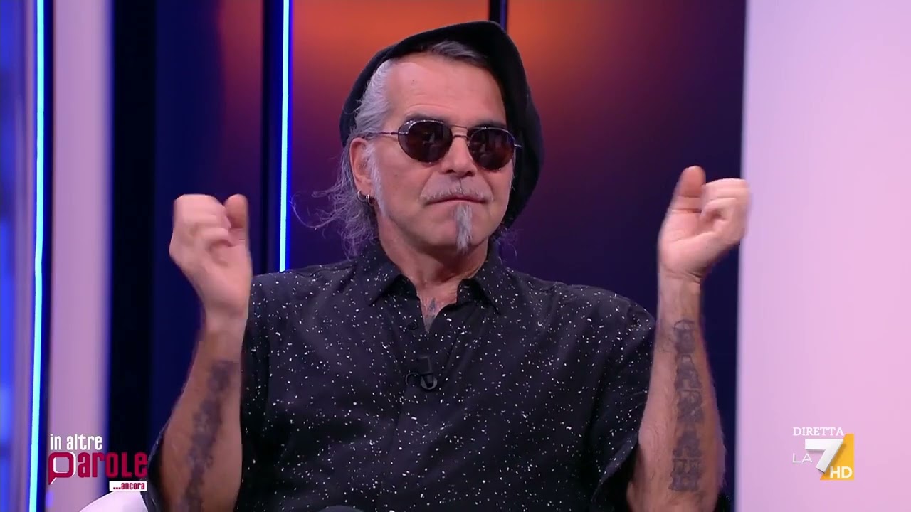 "Un tecnico impreparato mi ha fatto esplodere una bomba nelle orecchie”: Pelù racconta ...