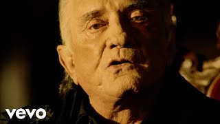 Kadr z teledysku Hurt tekst piosenki Johnny Cash