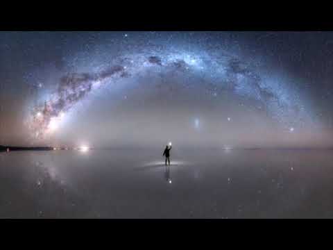 a imagem refletida da galáxia