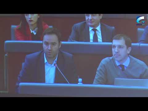 Momenti kur Glauk Konjufca​ tallet me ministrin e diasporës, Dardan Gashi