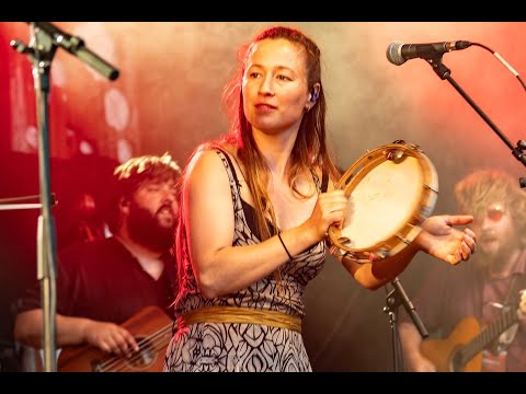 Legiana Collective - Het Viel een Hemels Dauwe ( live @ Festival du Bout du Monde )