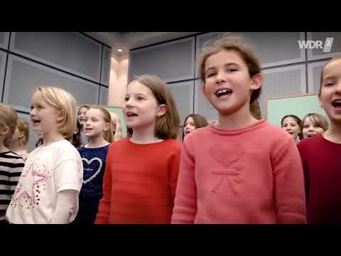 Der WDR Kinderchor singt „Meine Oma ist ’ne alte Umweltsau“