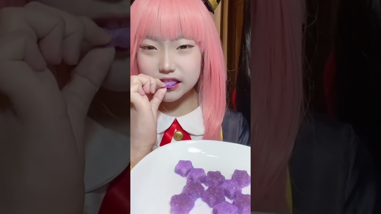 アーニャ、かわいい星型のグミ、のびて楽しい、お菓子　#sorts #cosplay #funny