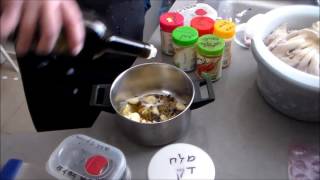 עוף שלם ללא עצמות, ממולא בירקות מוקפצים....א