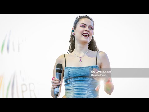 "Effetto Domino" inno alla libertà