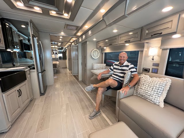 Preview image of 2023 Newmar Dutch Star 4326 (17N221609) youtube video