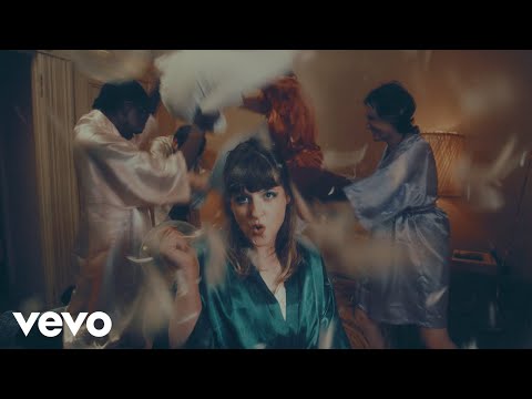 Molly Burch - Unconditional (Official Video)