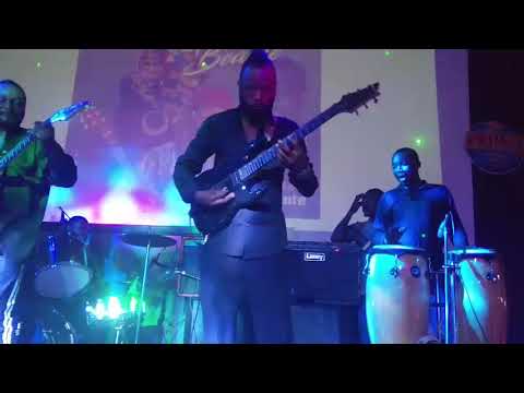 Concert de Papy KERRO et Bana ok