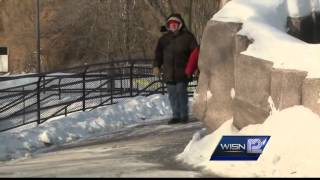 Some zoo animals embrace cold