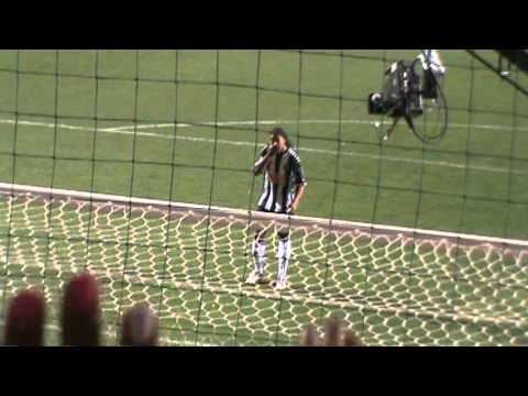 Após homenagem para sua mãe, Ronaldinho agradece a Massa