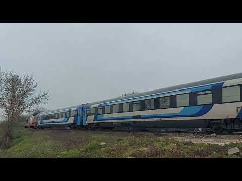 Don't cross the railway in front of a speedy EuroCity😁😁/Nu traversați  EuroCity trece cu viteză😄😄