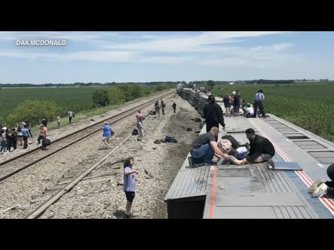 3 killed, 'multiple' injured when Chicago-bound Amtrak train derails