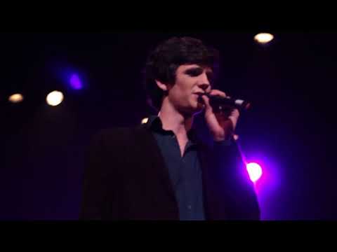 Le plus beau du quartier - Spectacle So Corporate (Cover Carla Bruni)