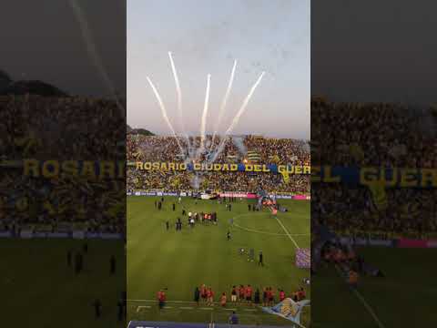 "Recibimiento Rosario Central ante Gimnasia" Barra: Los Guerreros • Club: Rosario Central