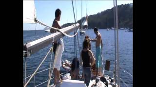 preview picture of video 'Como alquilar Barco Velero en Cangas d Morrazo en las Rías Baixas de Galicia.Apartahotel Rodeiramar'