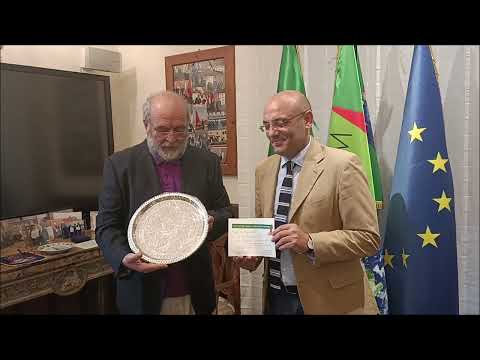 GLI STATI UNITI DEL MONDO RINGRAZIANO I DIRIGENTI DELL’AGENZIA DEL DEMANIO