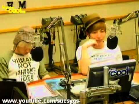 111005-DJTeuk with his hat again