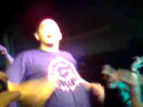 EKO FRESH SINGT SUPERJEILE ZICK UND RAPT ICH BIN JUNG&BRAUCH