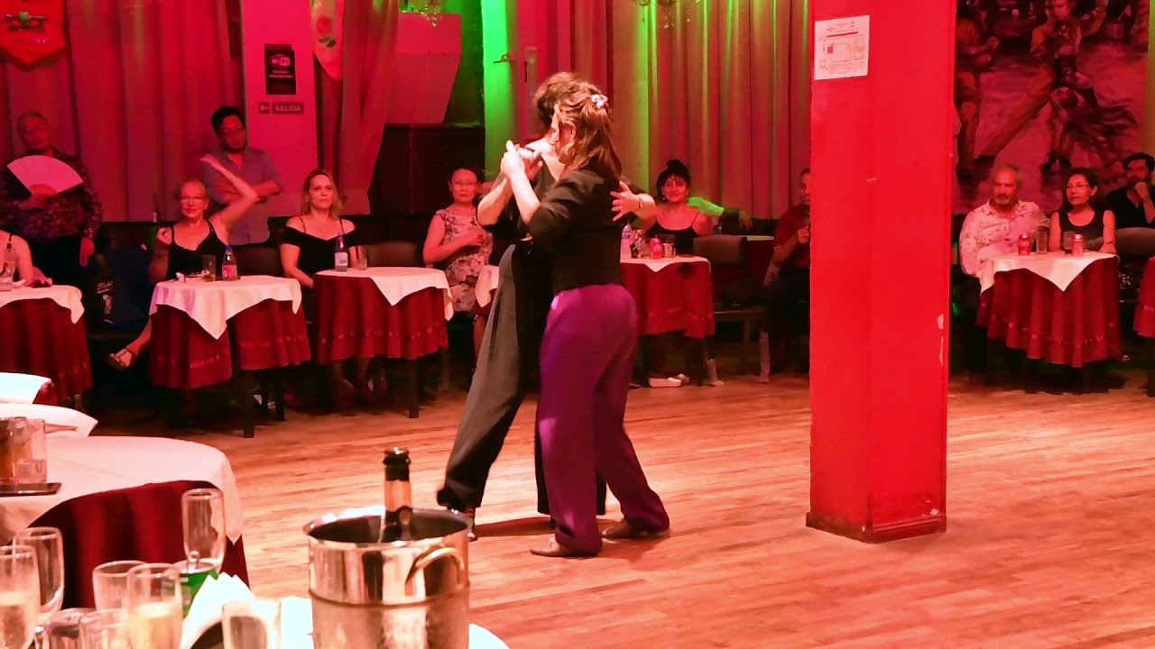 Silvina Valz y Elina Roldan en Porteño y Bailarín - Milonga (homenaje al Flaco Dany)