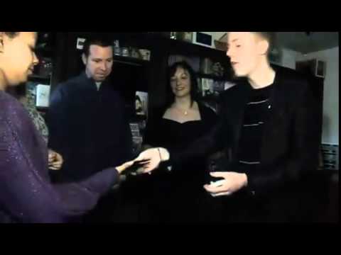 Saturn Magic -F1 Wallet (Red) by Jason Rea and Alakazam - DVD