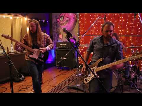 Weird Music Studios | Live | The Phantom Queens - Bill The Butcher