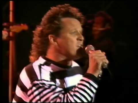 Shirley Strachan - Living In The 70s  (Live Under The Southern Cross 1988)