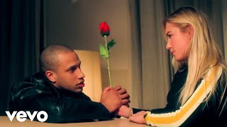 Rose Rouge Lyrics English Translation