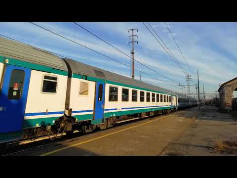 E.464 NELLA NUOVA LIVREA TRENITALIA IN TRANSITO A PONTECURONE. (AL) VEN. 4 - 1 - 2019