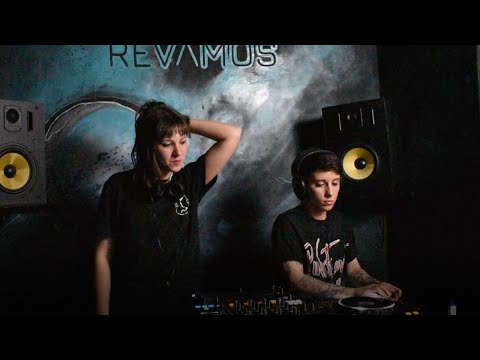 Revamos studio - Michelle Mugneco B2B Debora Conde