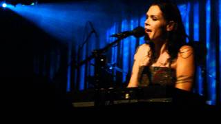 Beth Hart - Everything Must Change (live, Warsaw)