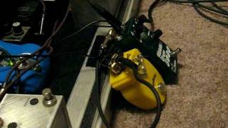 Video thumbnail for Danelectro Tuna Melt - Good Tone with Cheap Gear by Karl Verkade
