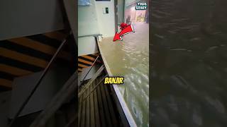 Download lagu Security Guards Move Quickly to SAVE Everyone‼️🤯 #flood #cool #viralvideo mp3 Download lagu Security Guards Move Quickly to SAVE Everyone‼️🤯 #flood #cool #viralvideo mp3