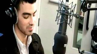 ‪Joe Jonas - ***The Headline Song*** on BBC Radio