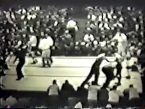 Art Aragon vs Carmen Basilio Part 1