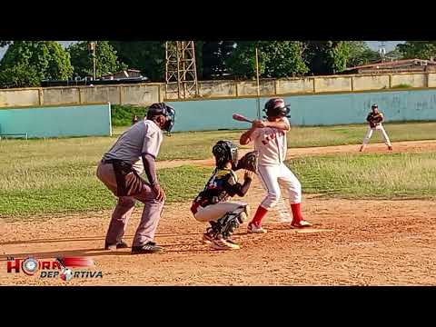Anthony Salazar, jugador de la EBM Red Sox. Estadio Heres de Ciudad Bolívar.