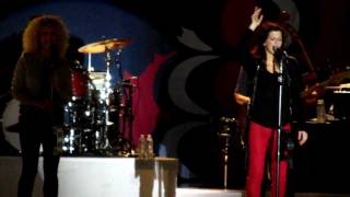 Little Big Town-Shut Up Train LIVE Jacksonville