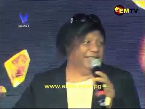 MOSES TAU - HELALO UNE (LIVE) 